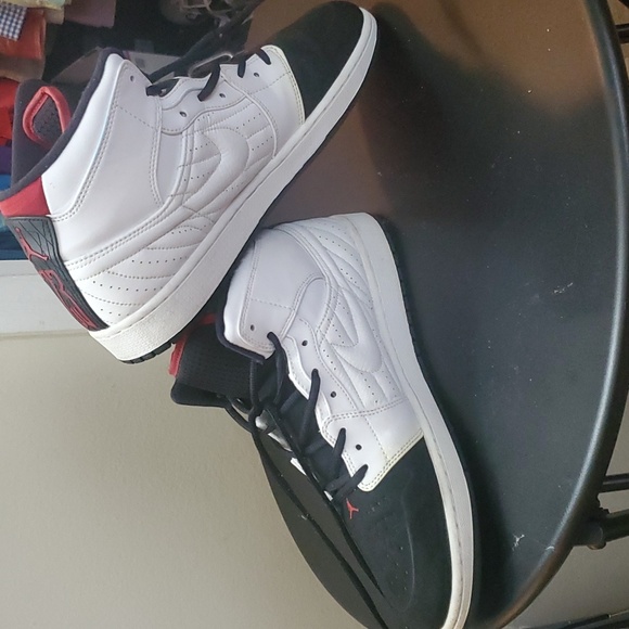 Jordan 1s sz 12 - Picture 7 of 10